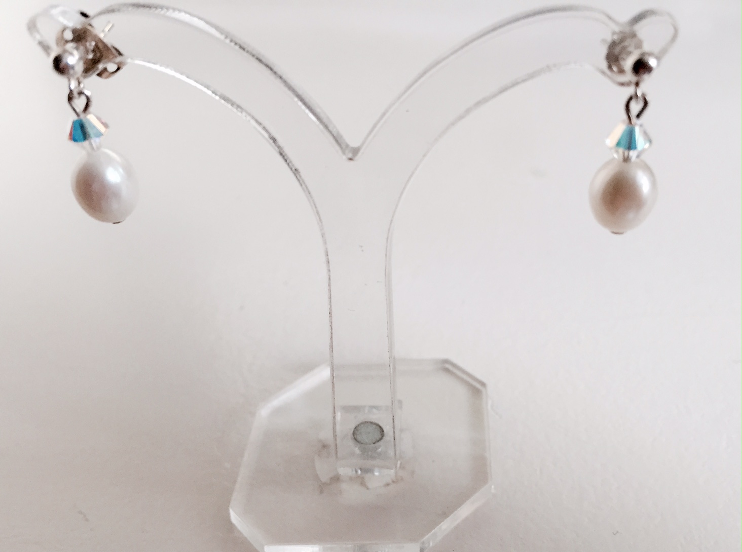 Ava Pearl Earrings