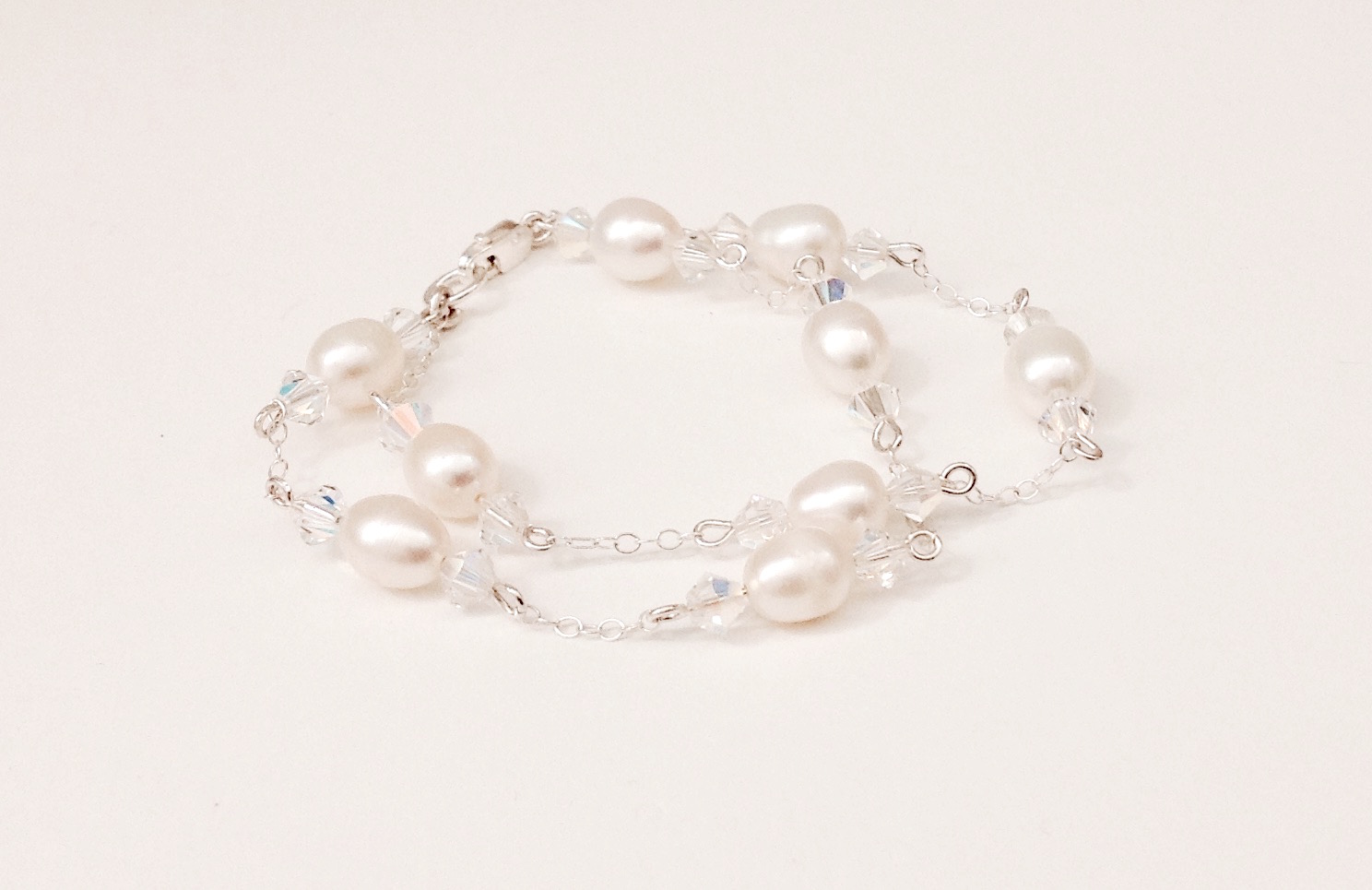 Ava Pearl Bracelet