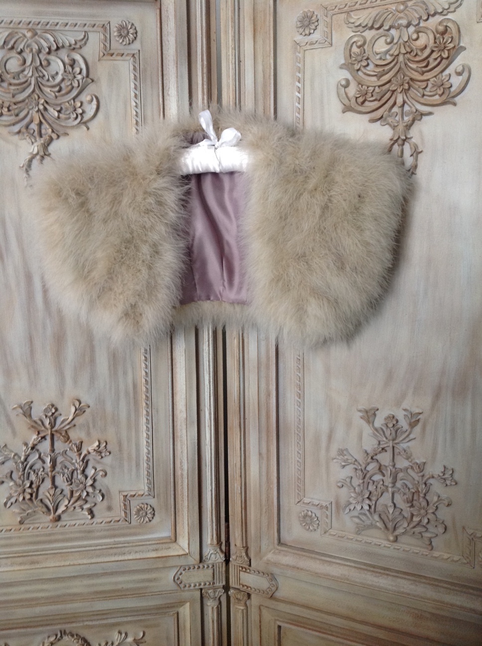 Minnelli Marabou Shrug