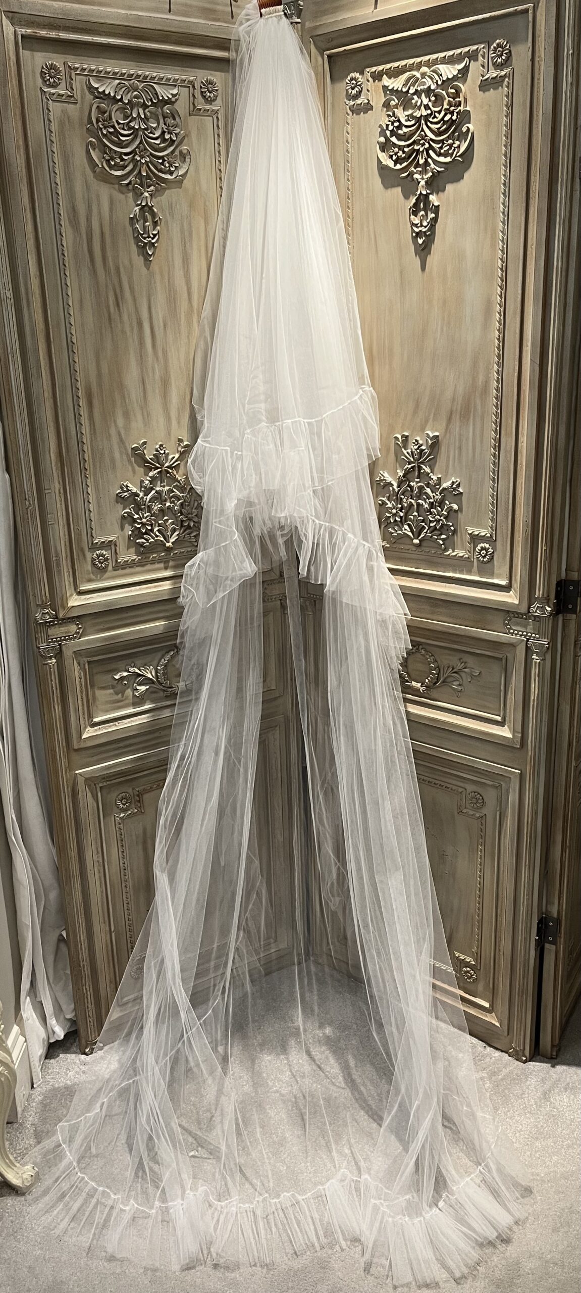 Ruffle veil